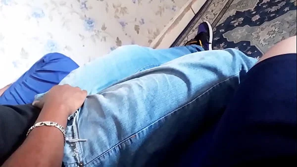 Amigo Hetero Fica de Pau Duro e o Amigo Gay Pede Pra Ver (COMPLETO)