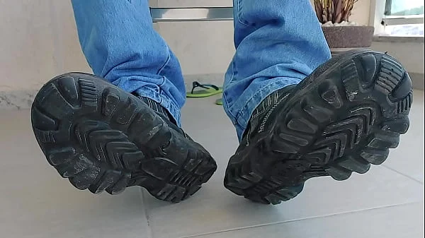 PUTTING ON THE WORK BOOT – SFTNE02